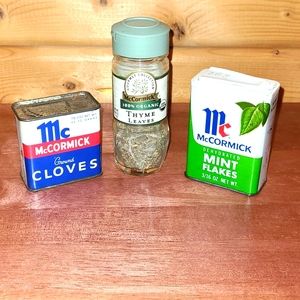 Vintage McCormick Clove Spice Tin, Mint Flakes & Organic Gourmet Thyme Leaves